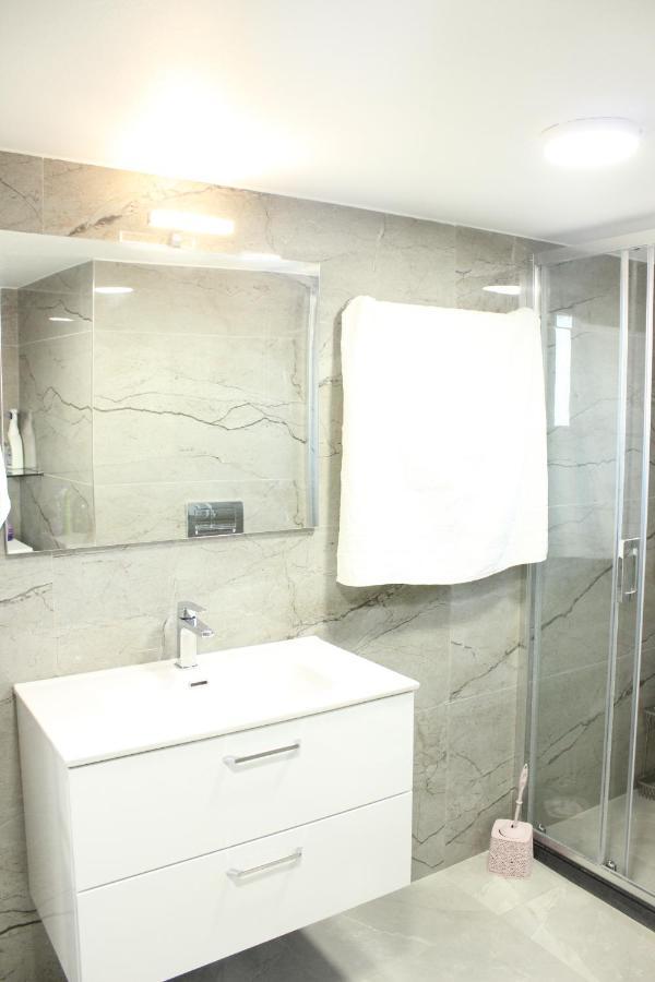 Leva'S Apartments ซารานเดอ ภายนอก รูปภาพ